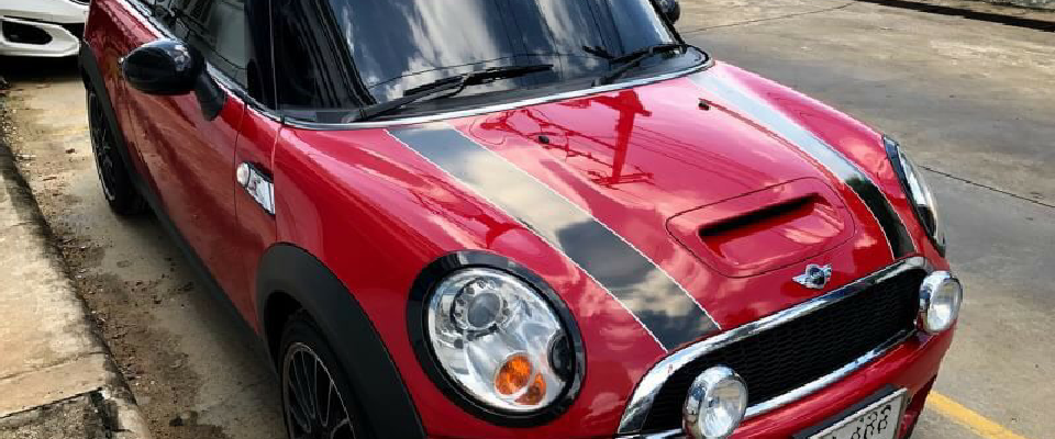 รถยนต์ MINI สีแดง